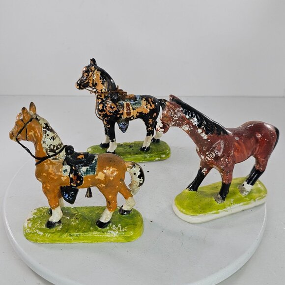 Set Of 3 Vintage Ceramic Horses Figurines Made In Japan AS IS Paint Flaking - Picture 3 of 11